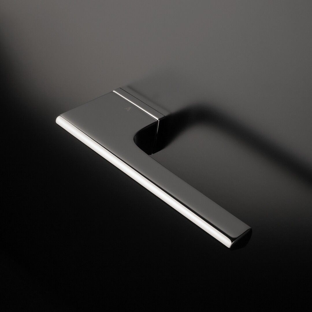 poignée de porte design en finition noir, une poignée d'un design incroyable et très moderne