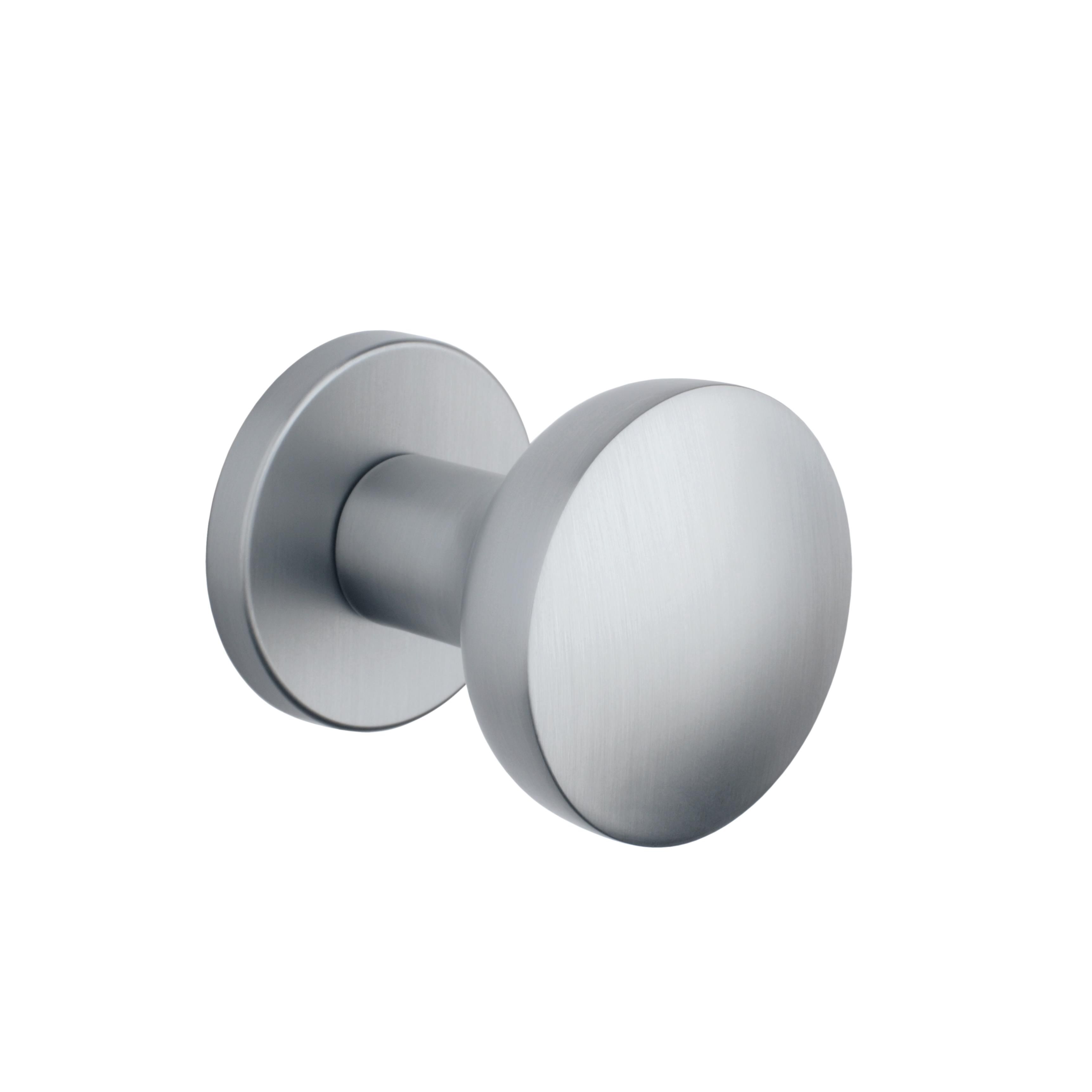 Bouton d'intérieur rond sur plaque ronde de couleur chrome brossé