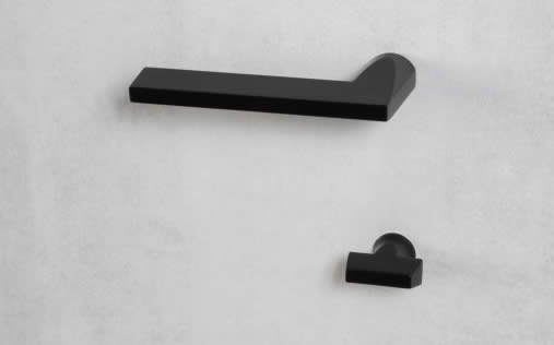 poignée d'intérieur minimaliste en finition noire un style atypique et singulière