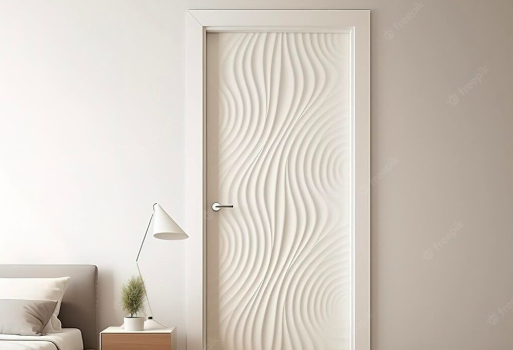 porte blanche avec motifs