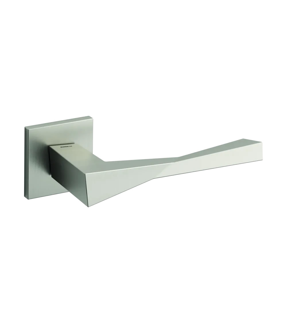 poignée de porte fabriquée en laiton massif disponible en plusieurs finition idéale pour un style industriel et futuriste