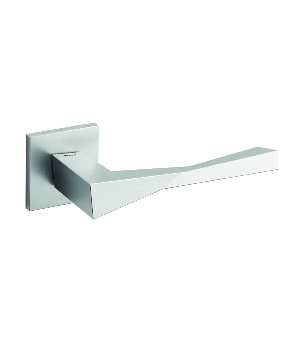 poignée de porte originale et atypique fabriquée en Italie et en Laiton