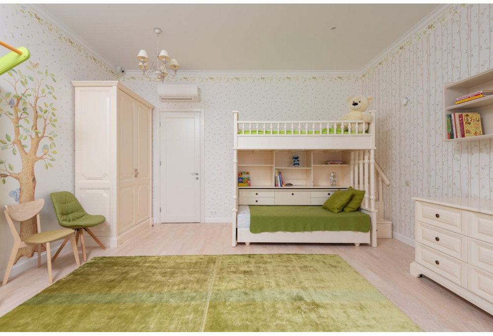 Chambre d'enfant : Sécuriser et décorer avec style et praticité